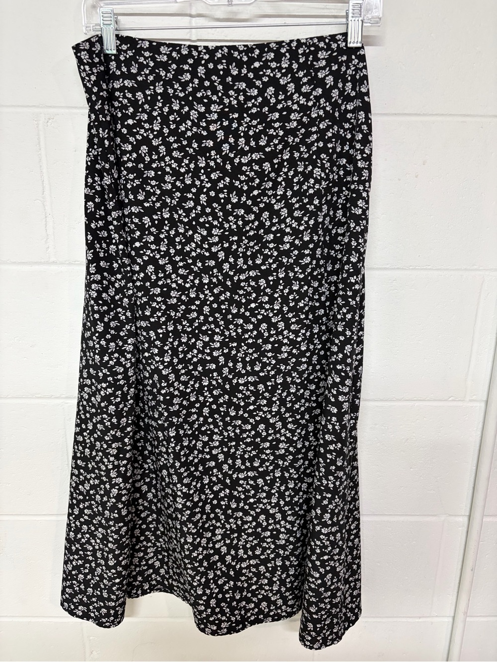 SHEIN Black Midi Skirt with White Floral Print